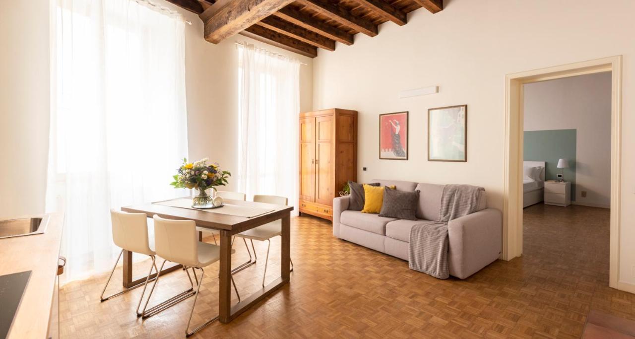 Charming Joivy Flat Next To Duomo Di Como Exteriör bild