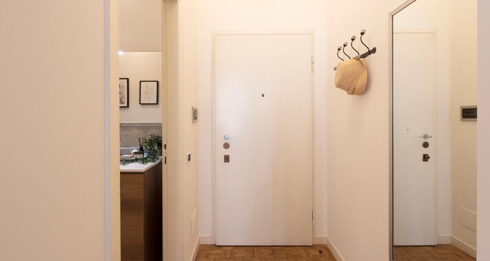 Charming Joivy Flat Next To Duomo Di Como Exteriör bild
